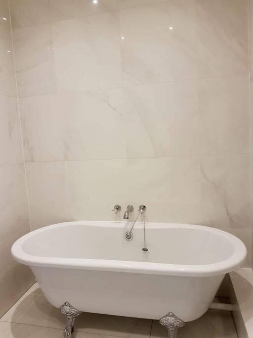 Spacious Apartment In The Heart Of Camden Town London Kültér fotó